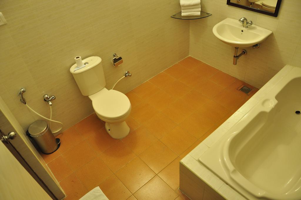 Hotel Bonsejour Puduccseri Kültér fotó