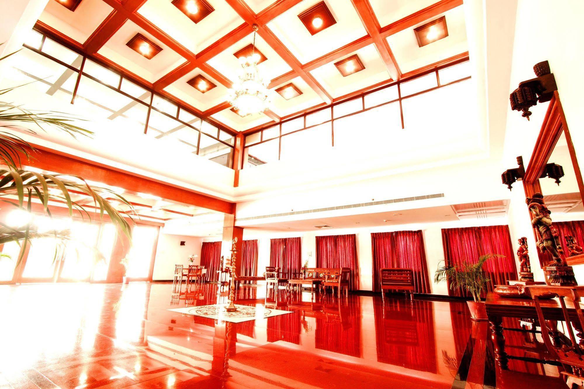 Hotel Bonsejour Puduccseri Kültér fotó