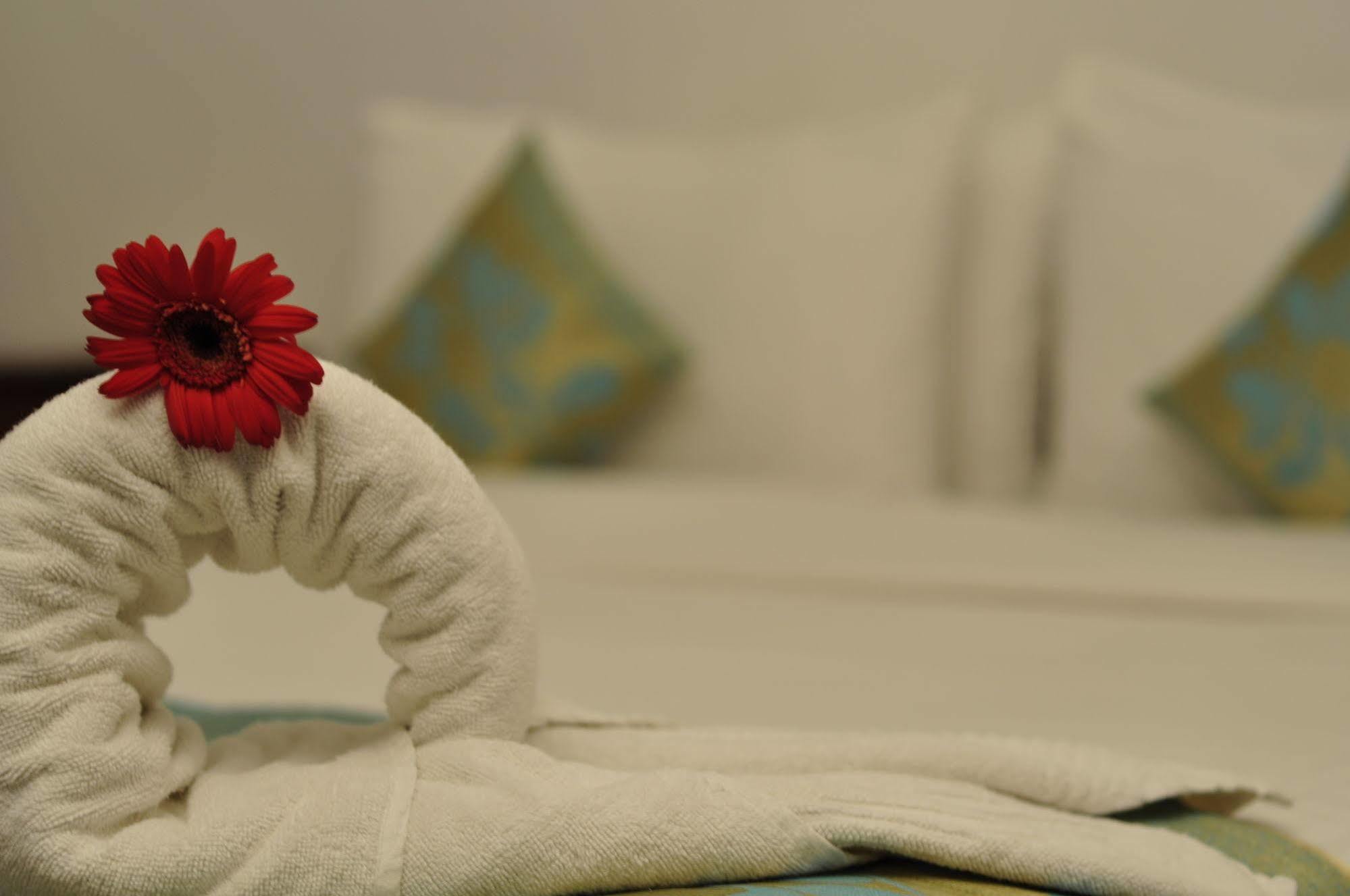Hotel Bonsejour Puduccseri Kültér fotó